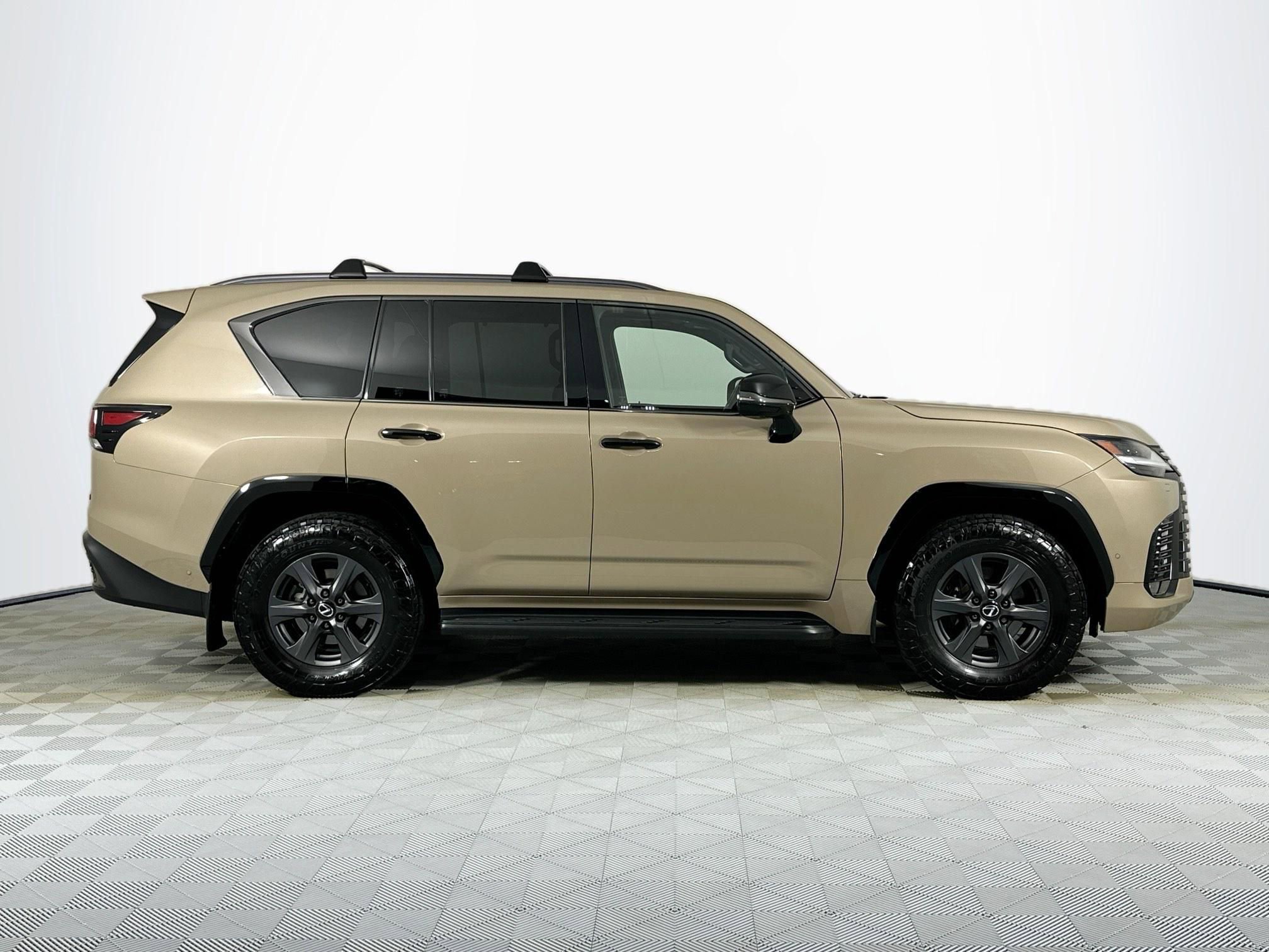 Used 2025 Lexus LX 700h Overtrail AWD/4WD image 4