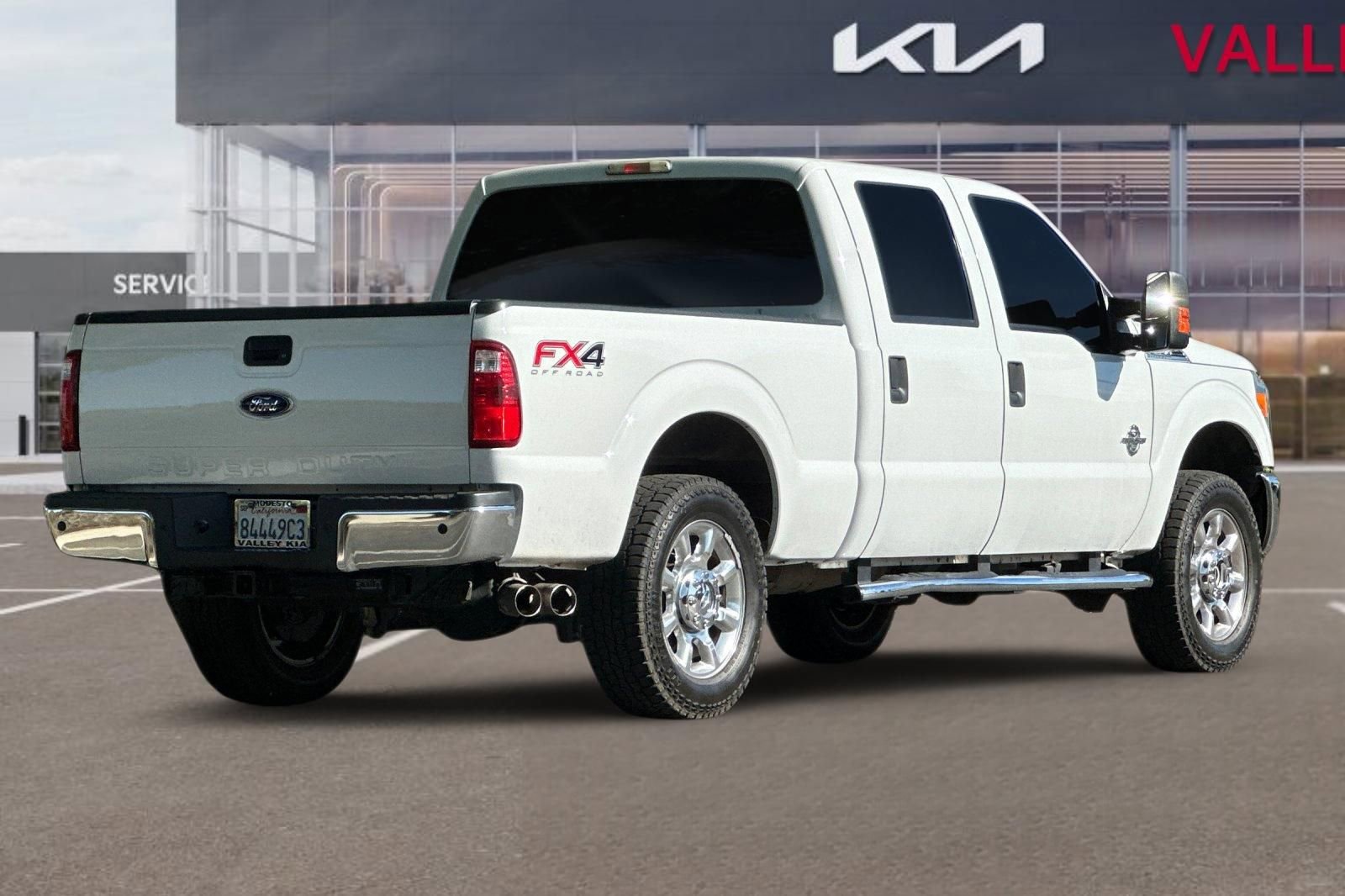 Used 2015 Ford F250 XLT w/ XLT Value Package AWD/4WD image 4