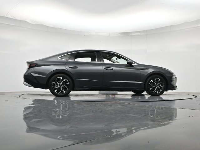 Used 2025 Hyundai Sonata SEL FWD image 27