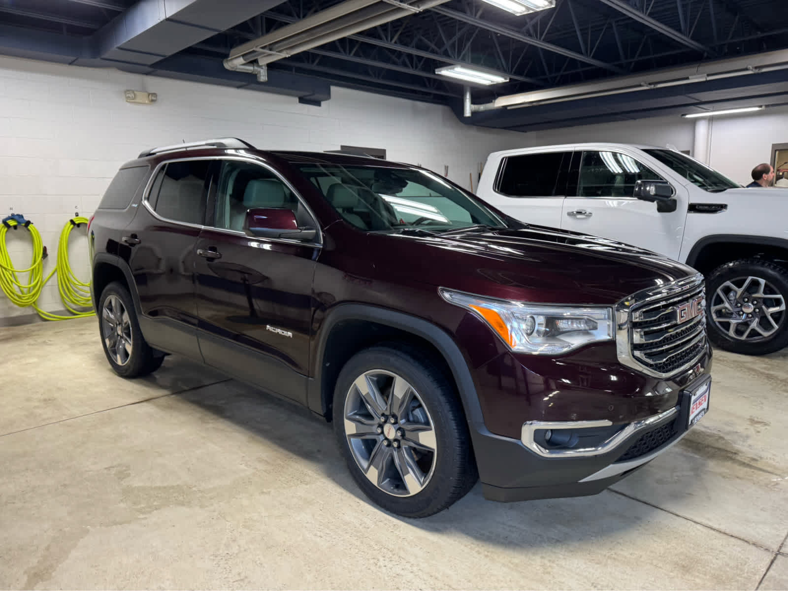 Used 2018 GMC Acadia SLT image 3