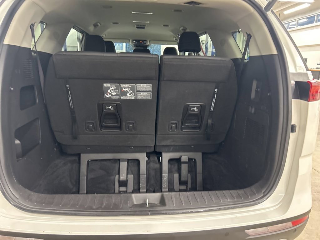 Certified 2023 Kia Carnival EX FWD image 22
