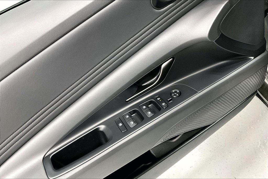 New 2026 Hyundai Elantra SEL Sport FWD image 19