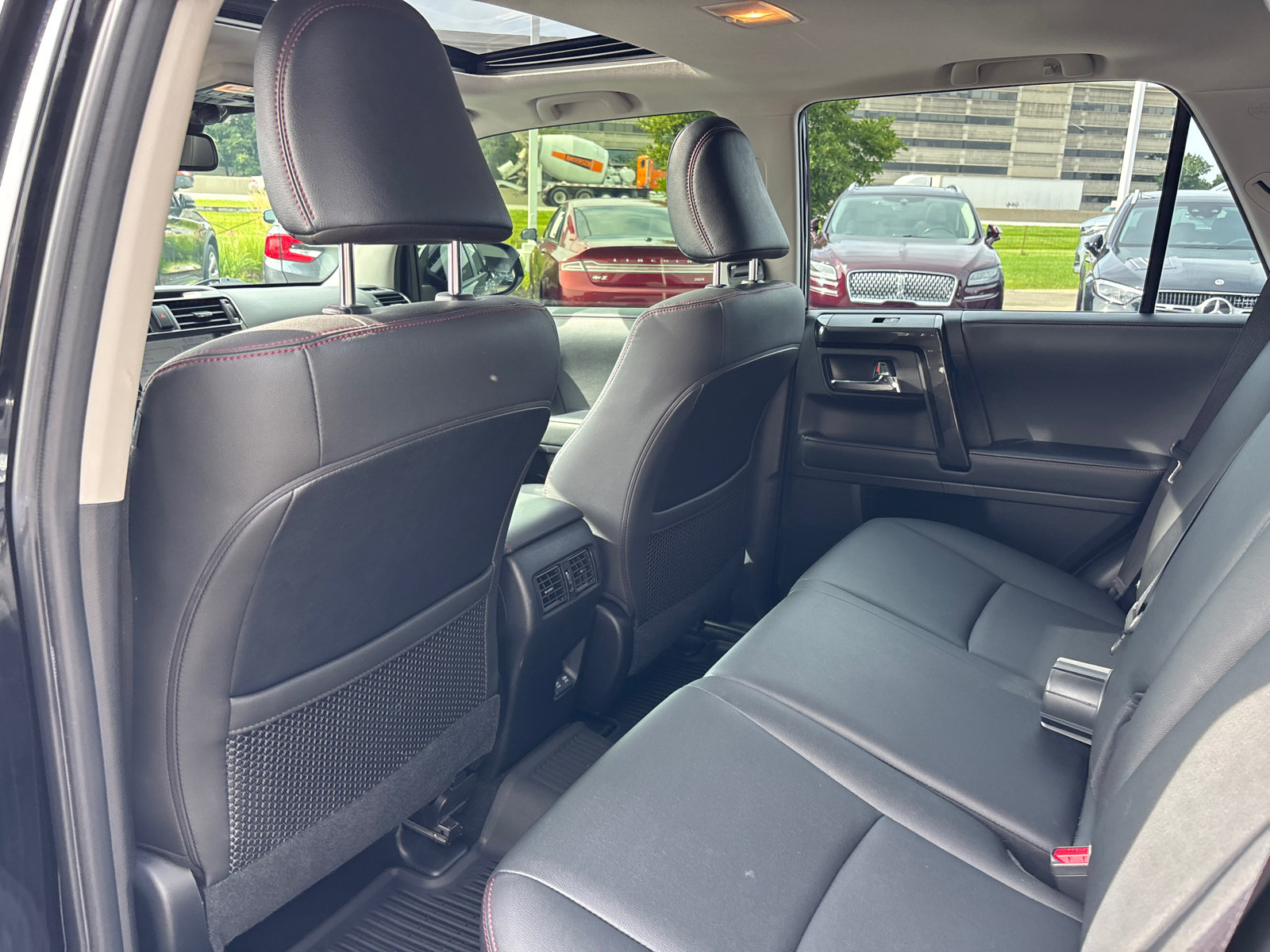 Used 2020 Toyota 4Runner TRD Off-Road Premium w/ Moonroof Package AWD/4WD image 27