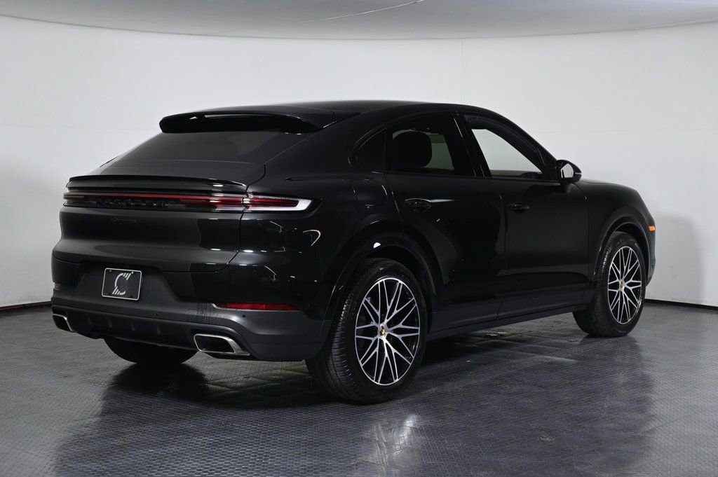 Certified 2025 Porsche Cayenne Coupe image 7