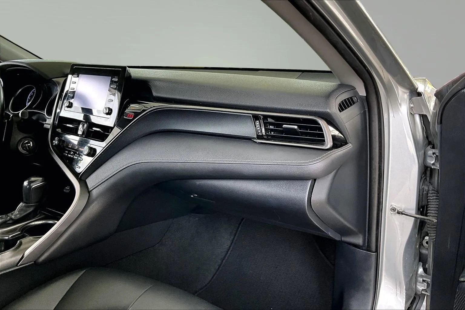 Used 2021 Toyota Camry SE FWD image 23