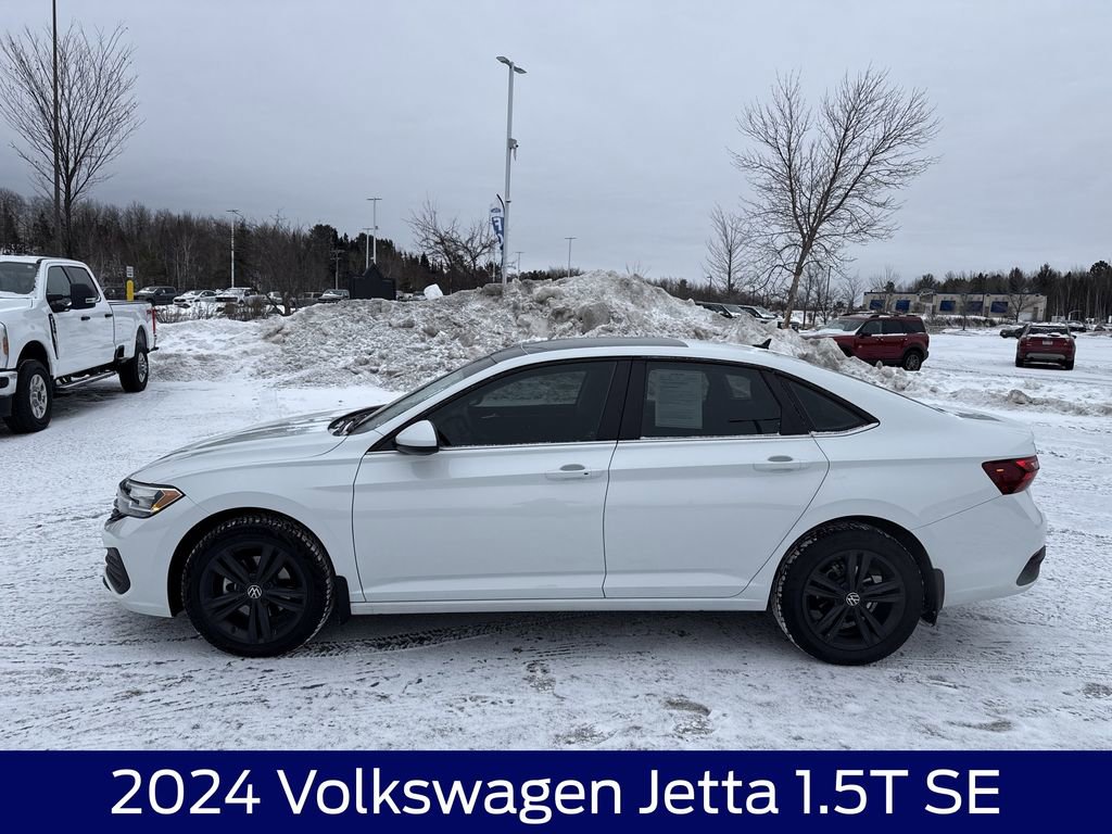 Used 2024 Volkswagen Jetta SE w/ Panoramic Sunroof Package image 10