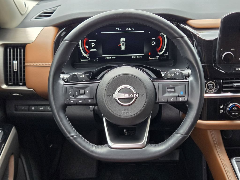 Used 2023 Nissan Pathfinder Platinum w/ Cargo Package AWD/4WD image 21