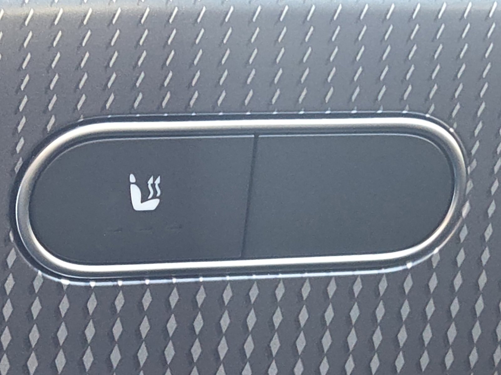 Used 2022 Mercedes-Benz GLB 250 4MATIC image 5