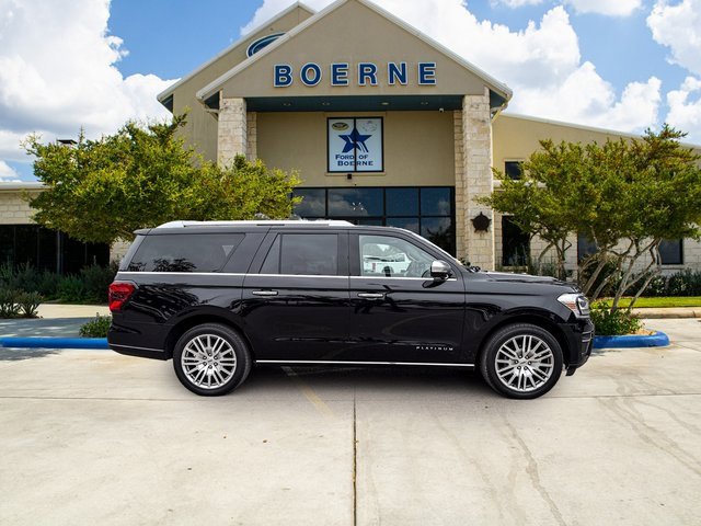 Used 2023 Ford Expedition Max Platinum image 3