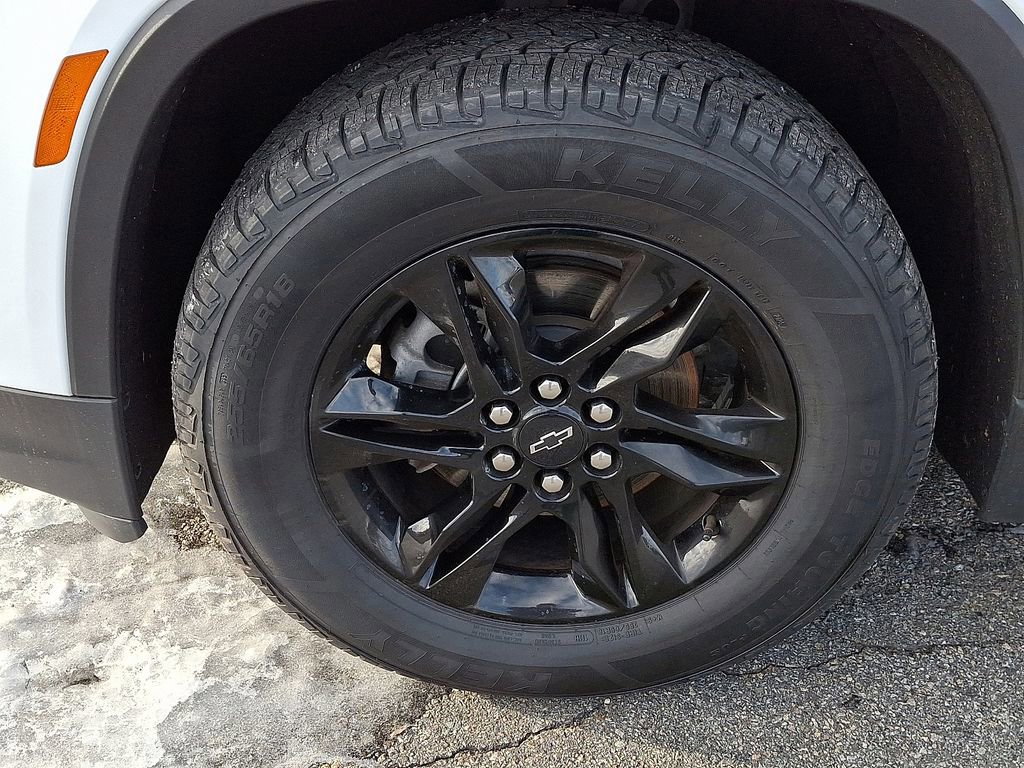 Used 2023 Chevrolet Traverse LS w/ Midnight/Sport Edition image 13