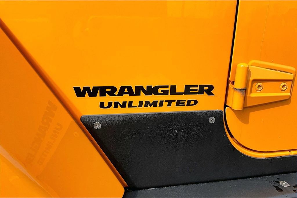 Used 2012 Jeep Wrangler Unlimited Rubicon w/ Dual Top Group image 8