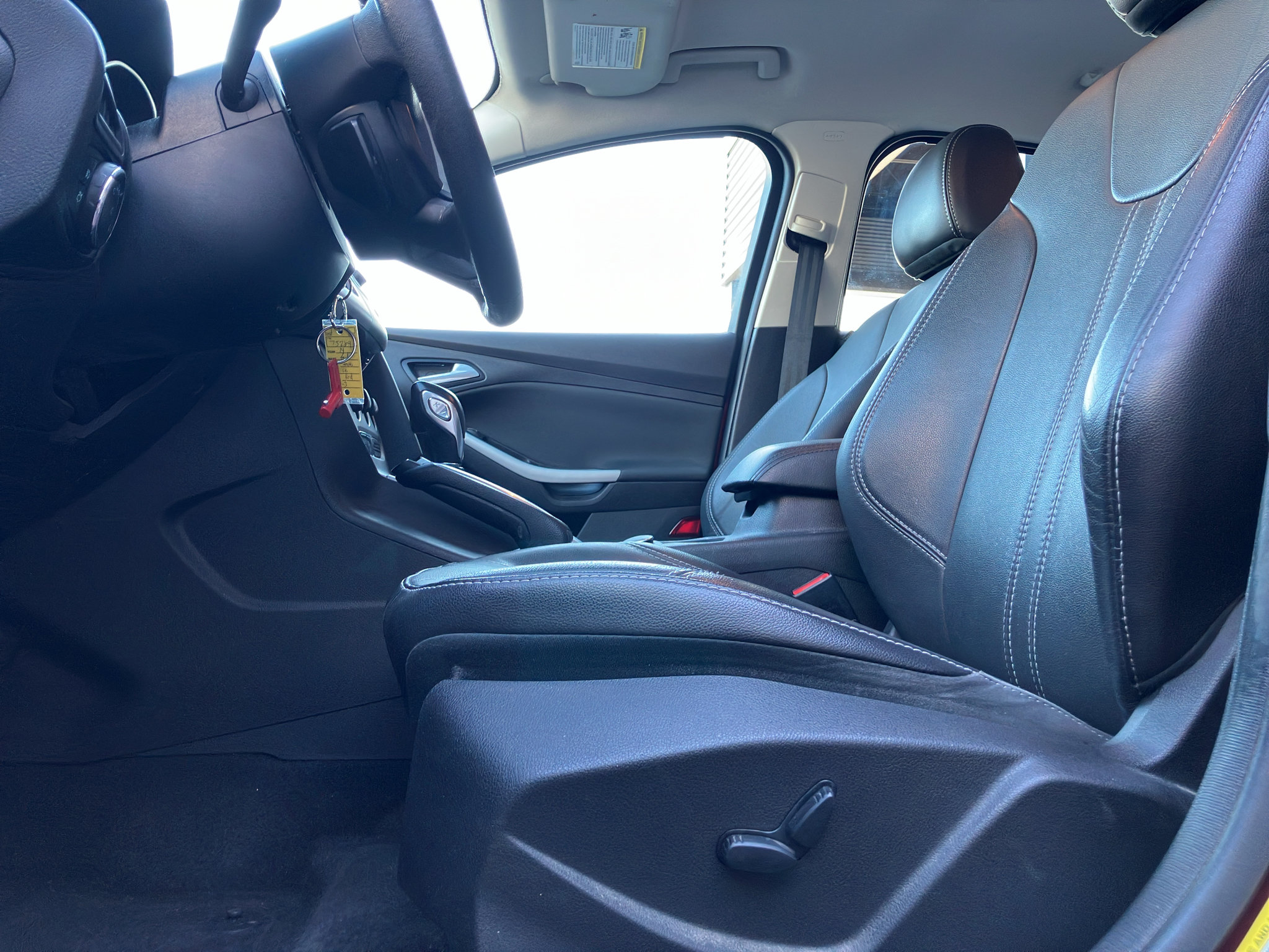Used 2014 Ford Focus SE w/ Equipment Group 201A FWD image 18