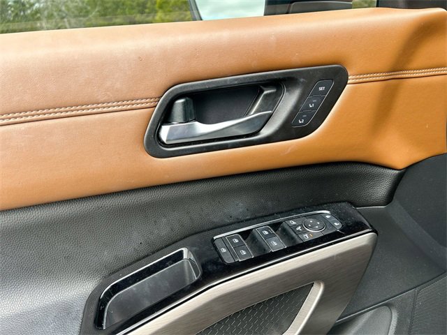 Used 2023 Nissan Pathfinder Platinum image 17