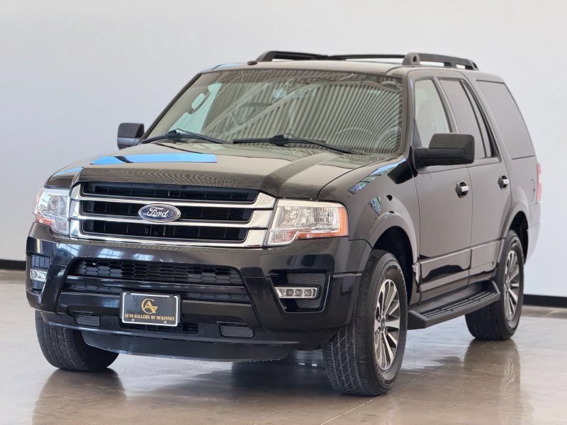 Used 2017 Ford Expedition XLT RWD image 3