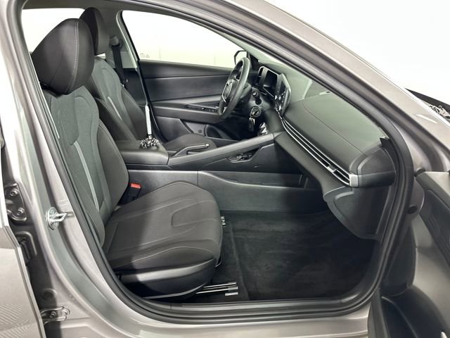 Certified 2024 Hyundai Elantra SE image 28