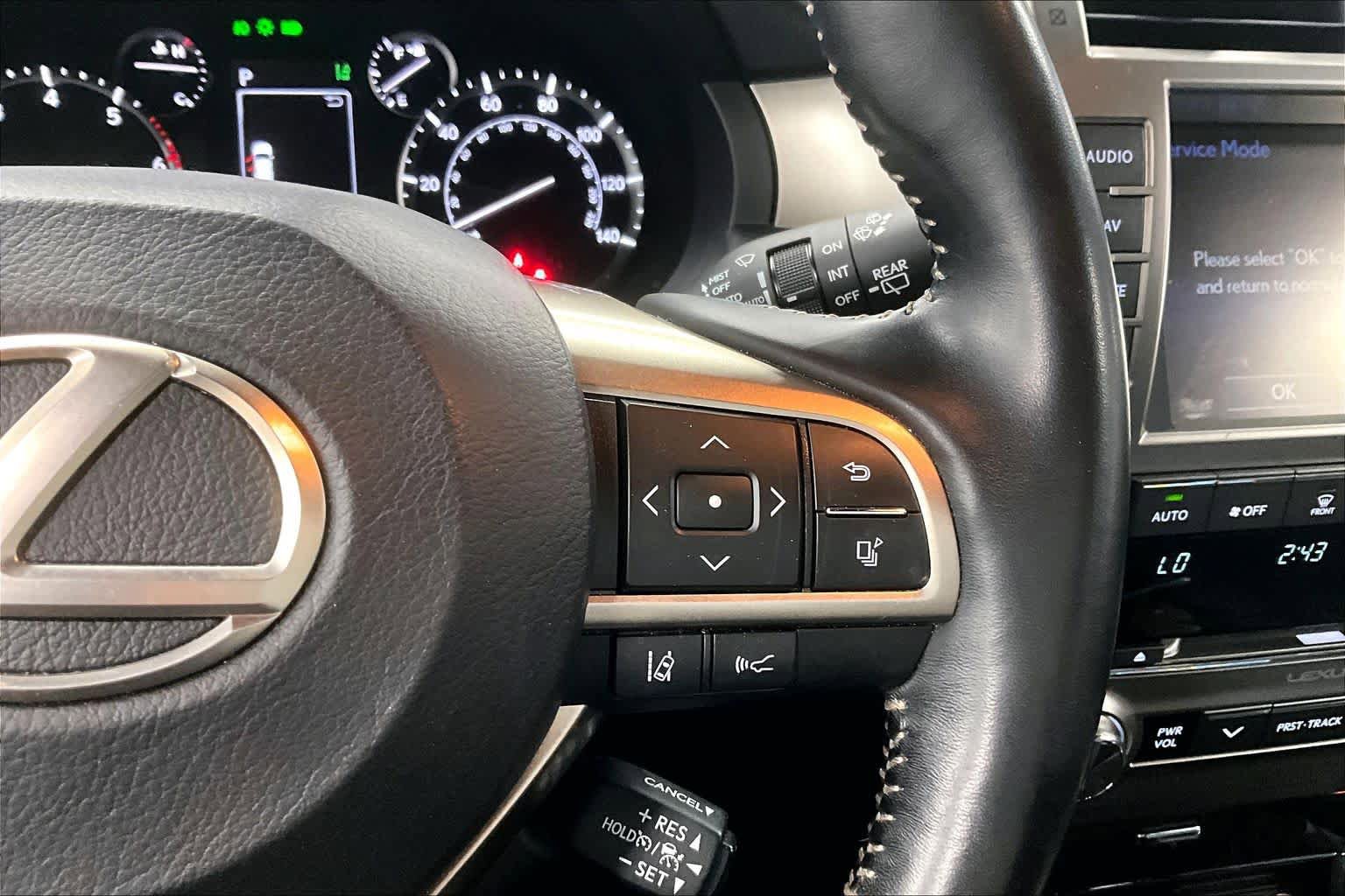 Used 2021 Lexus GX 460 Premium w/ Accessory Package image 25