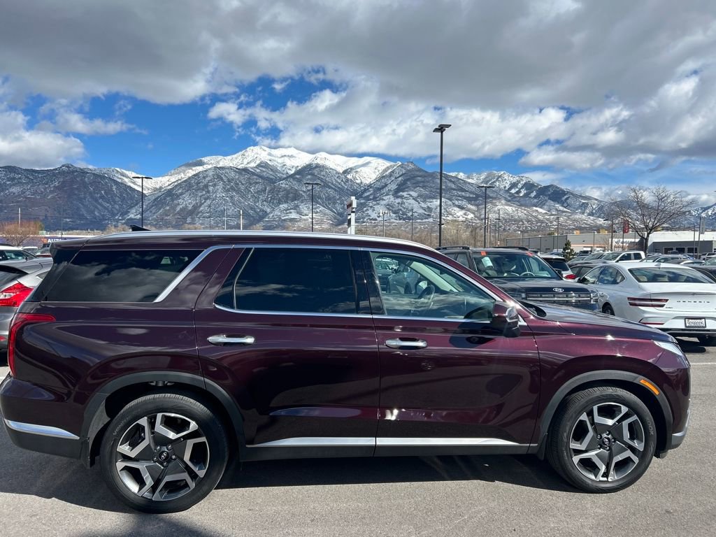 Used 2023 Hyundai Palisade Limited image 4