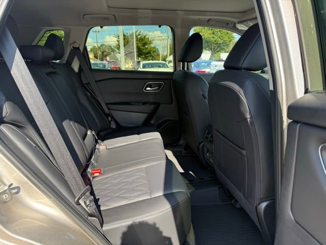 New 2026 Nissan Rogue Platinum image 28