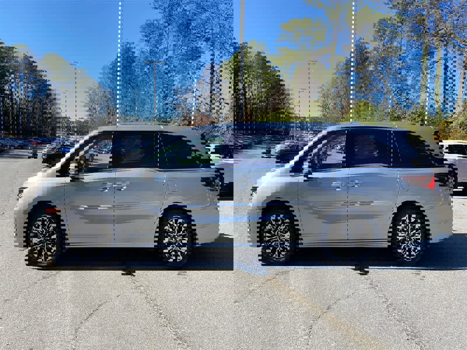 New 2026 Honda Odyssey Elite image 2