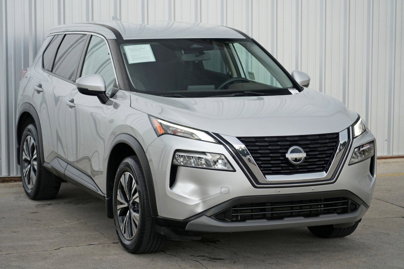 Used 2023 Nissan Rogue SV image 49