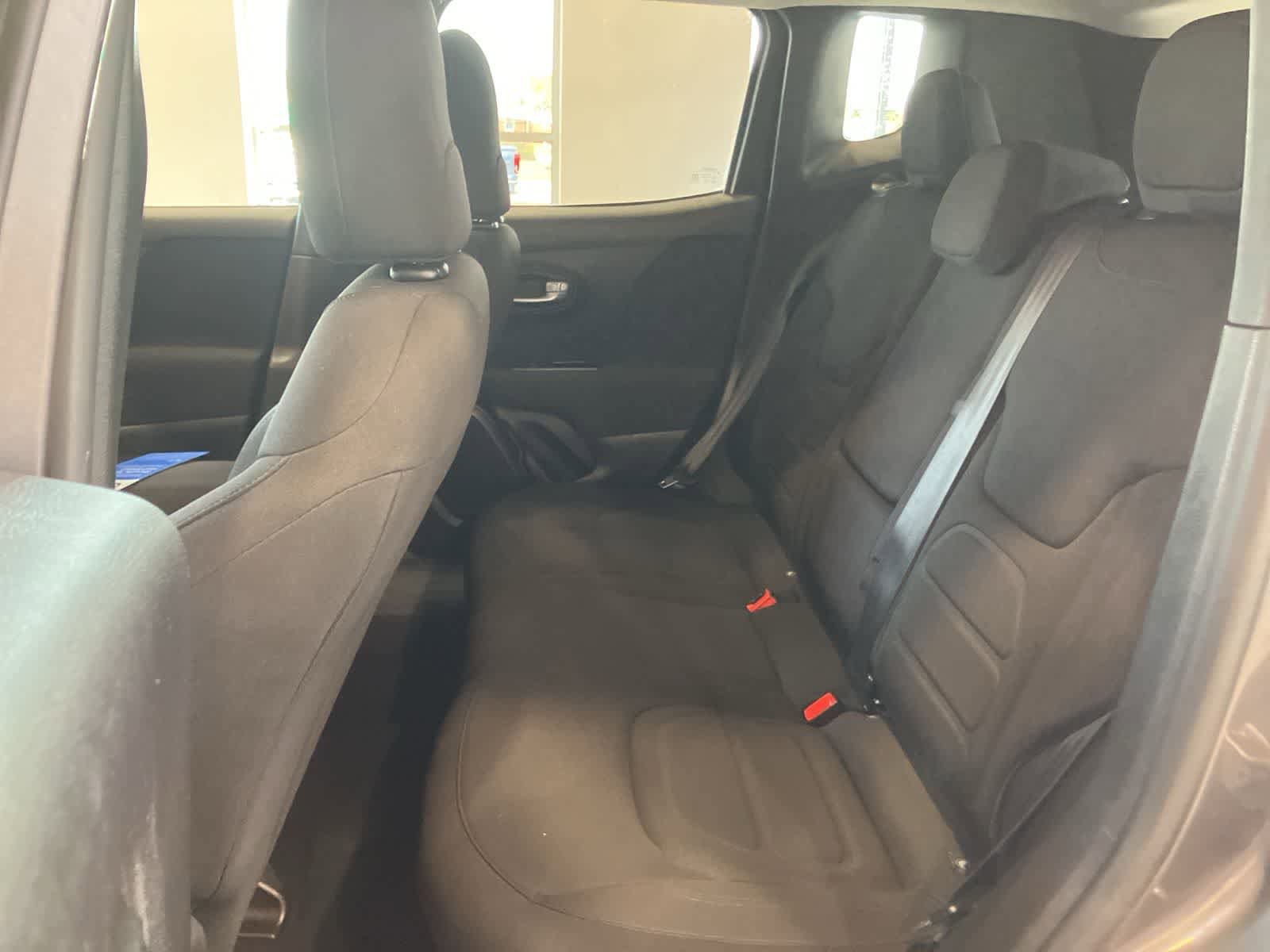 Used 2020 Jeep Renegade Latitude w/ Cold Weather Group AWD/4WD image 25