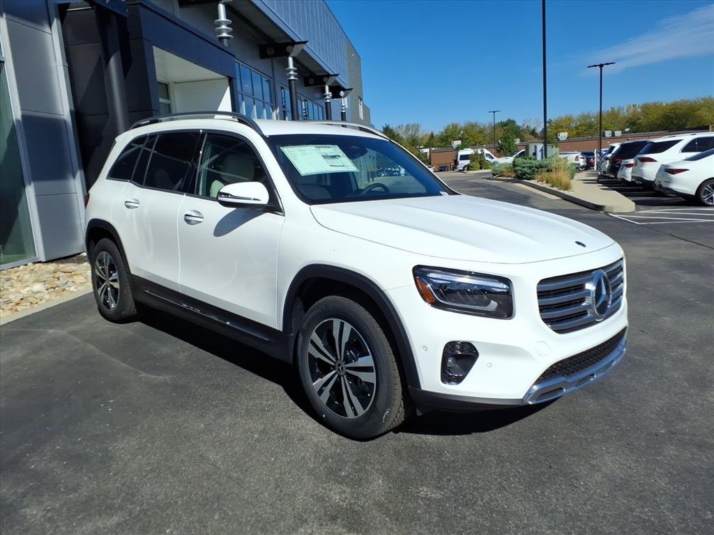 New 2025 Mercedes-Benz GLB 250 4MATIC image 8