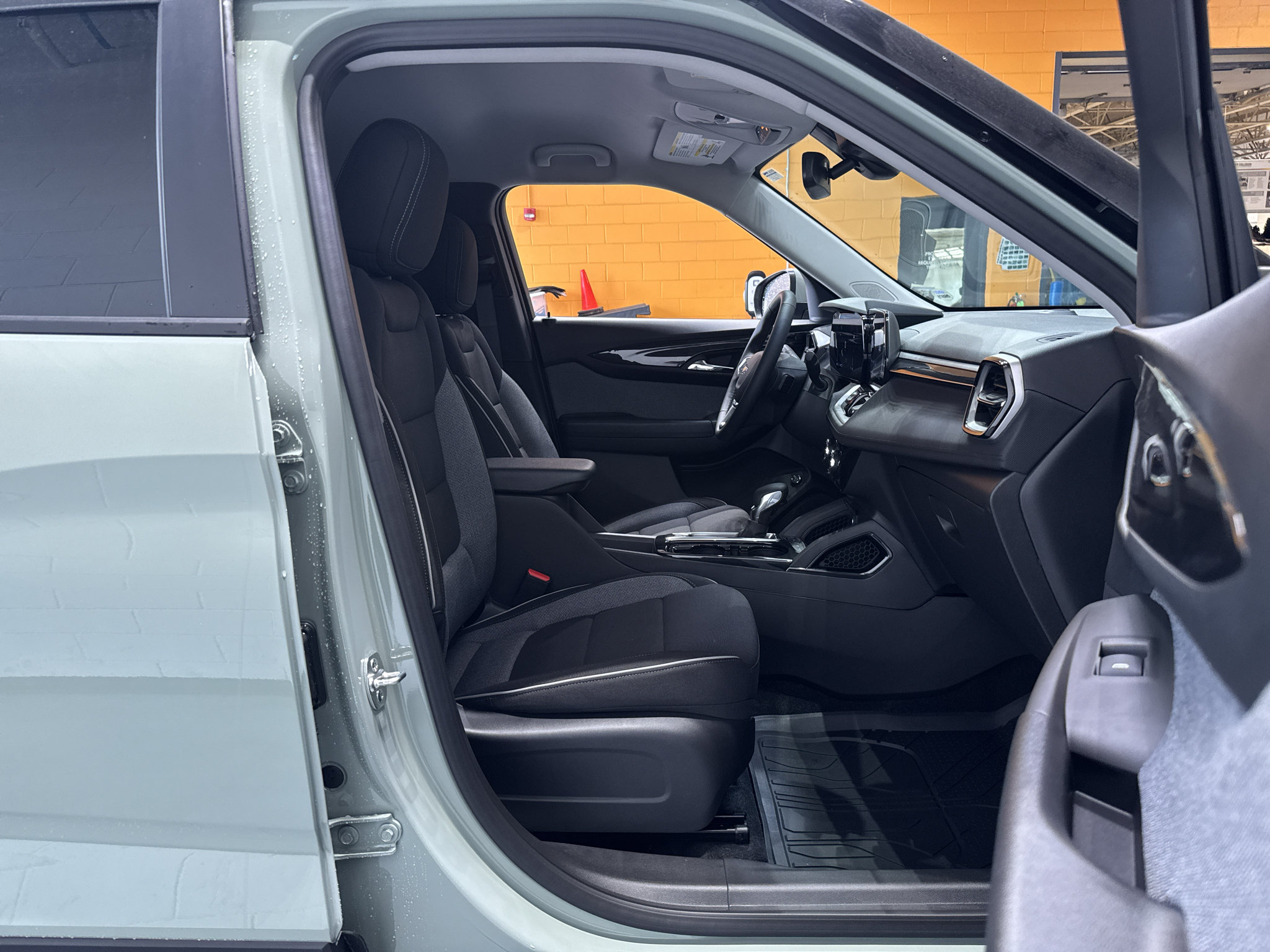 New 2026 Chevrolet TrailBlazer LT w/ Convenience Package AWD/4WD image 16