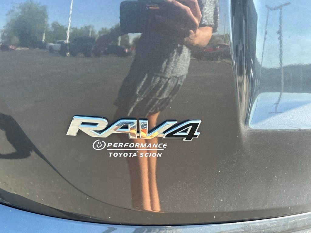 Used 2016 Toyota RAV4 LE AWD/4WD image 15