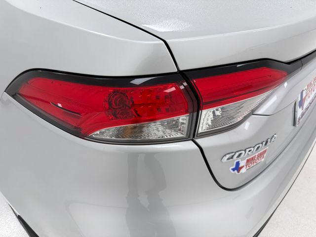 Used 2025 Toyota Corolla LE FWD image 36