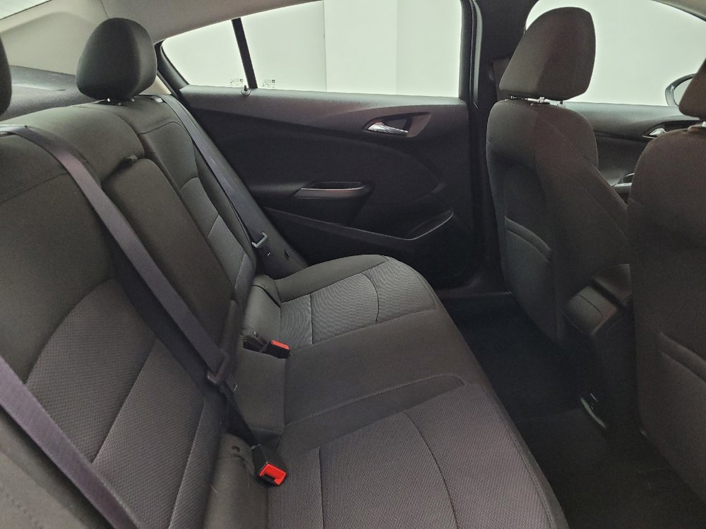 Used 2017 Chevrolet Cruze LT FWD image 19