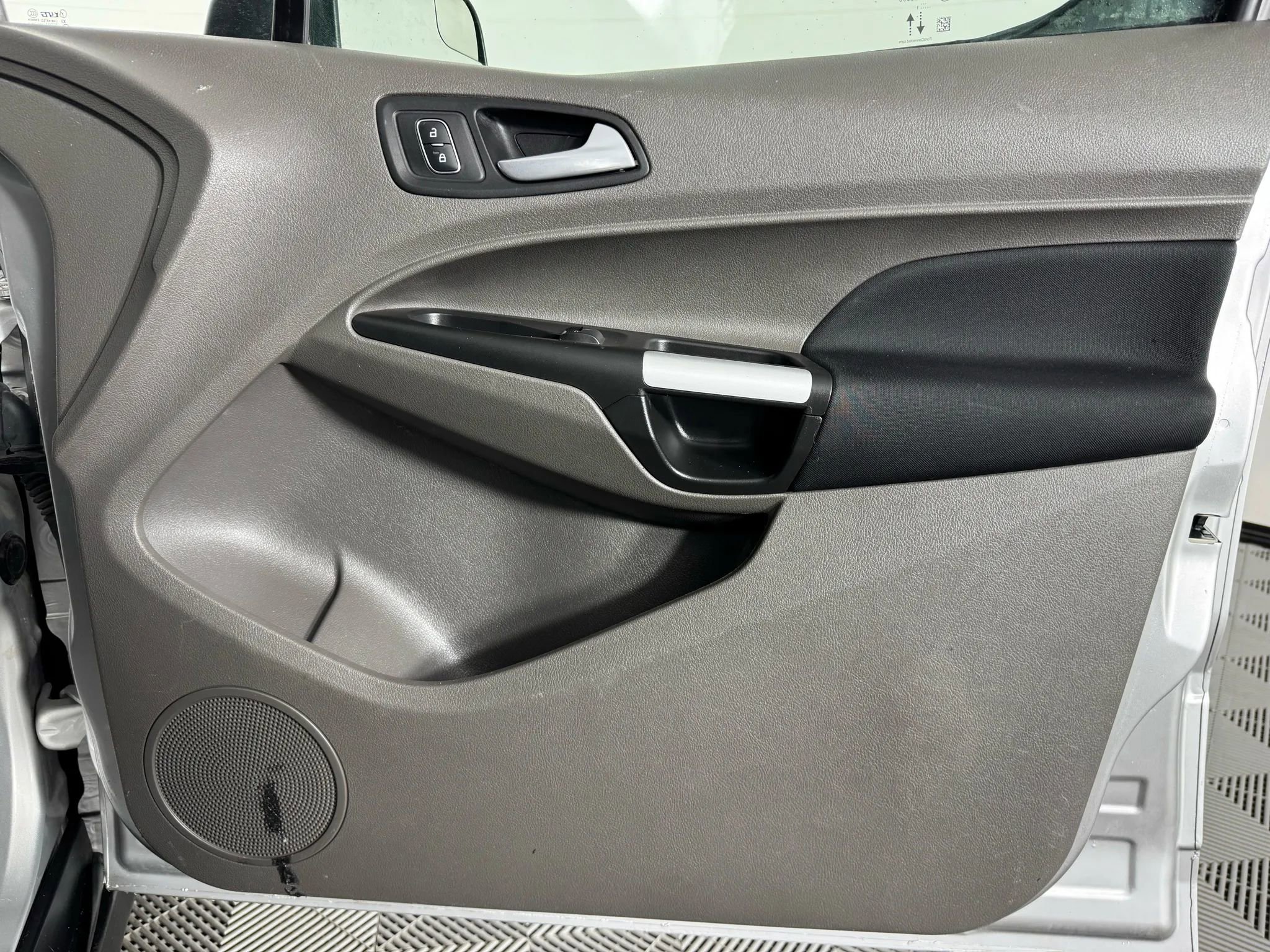 Used 2022 Ford Transit Connect XLT image 34