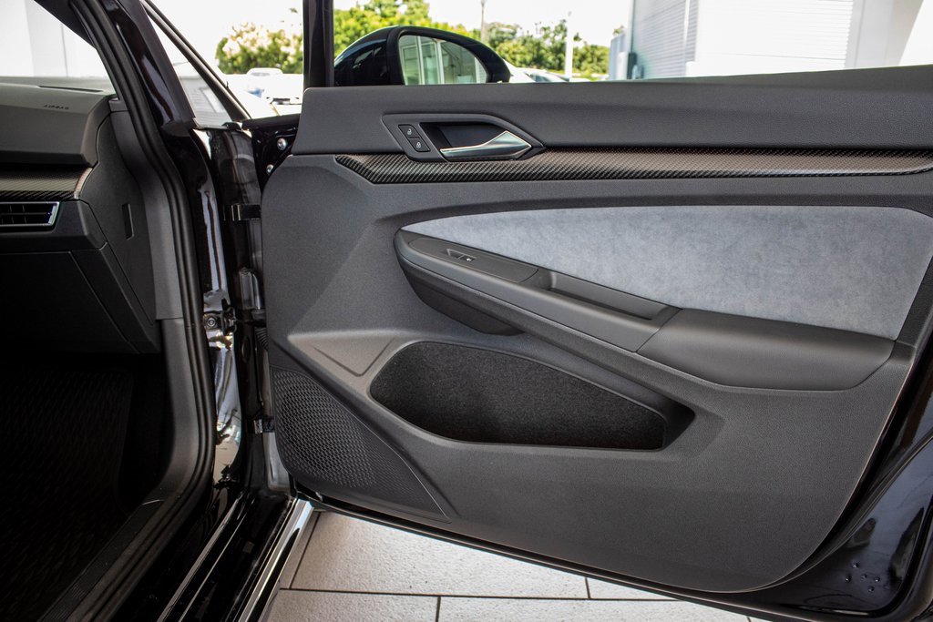 Used 2025 Volkswagen Golf R Black Edition image 44