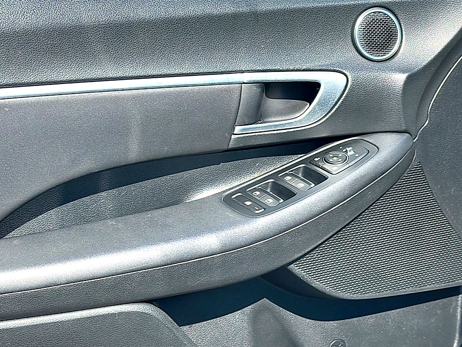 Used 2025 Hyundai Sonata SEL AWD/4WD image 16
