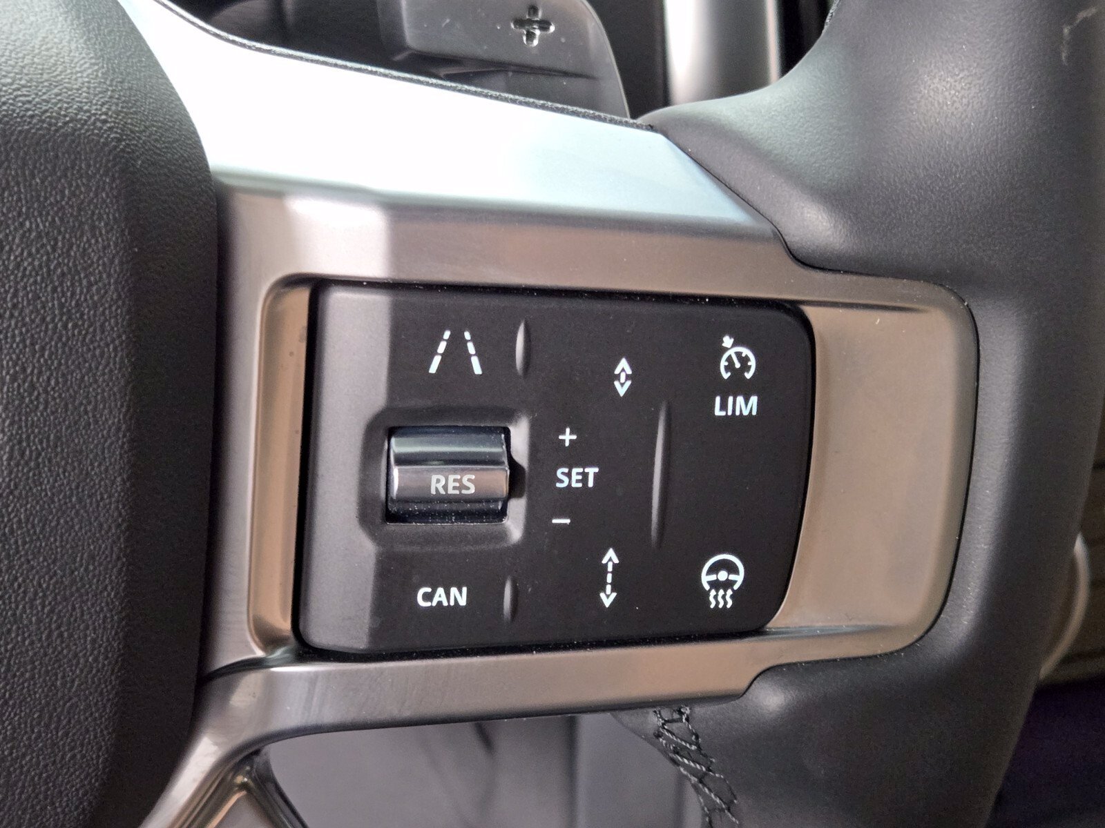 Used 2026 Land Rover Discovery Limited Edition AWD/4WD image 26
