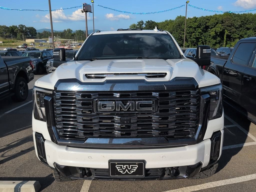 Used 2024 GMC Sierra 3500 Denali Ultimate AWD/4WD image 11