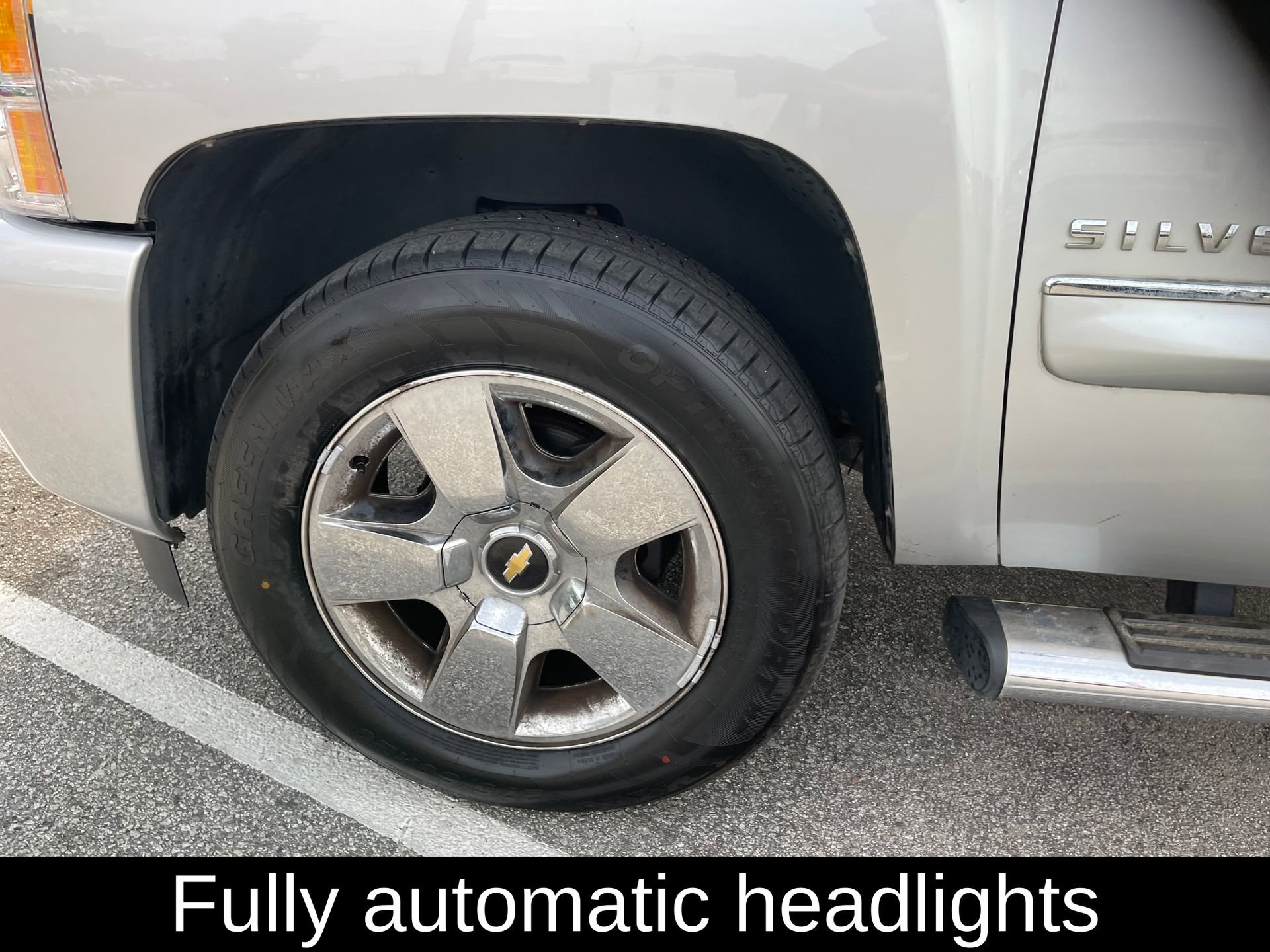 Used 2010 Chevrolet Silverado 1500 LT w/ Regional Value Package image 10