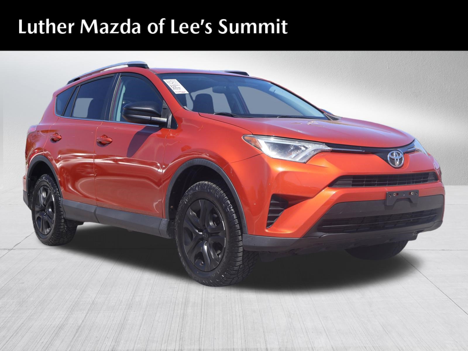 Used 2016 Toyota RAV4 LE AWD/4WD image 1