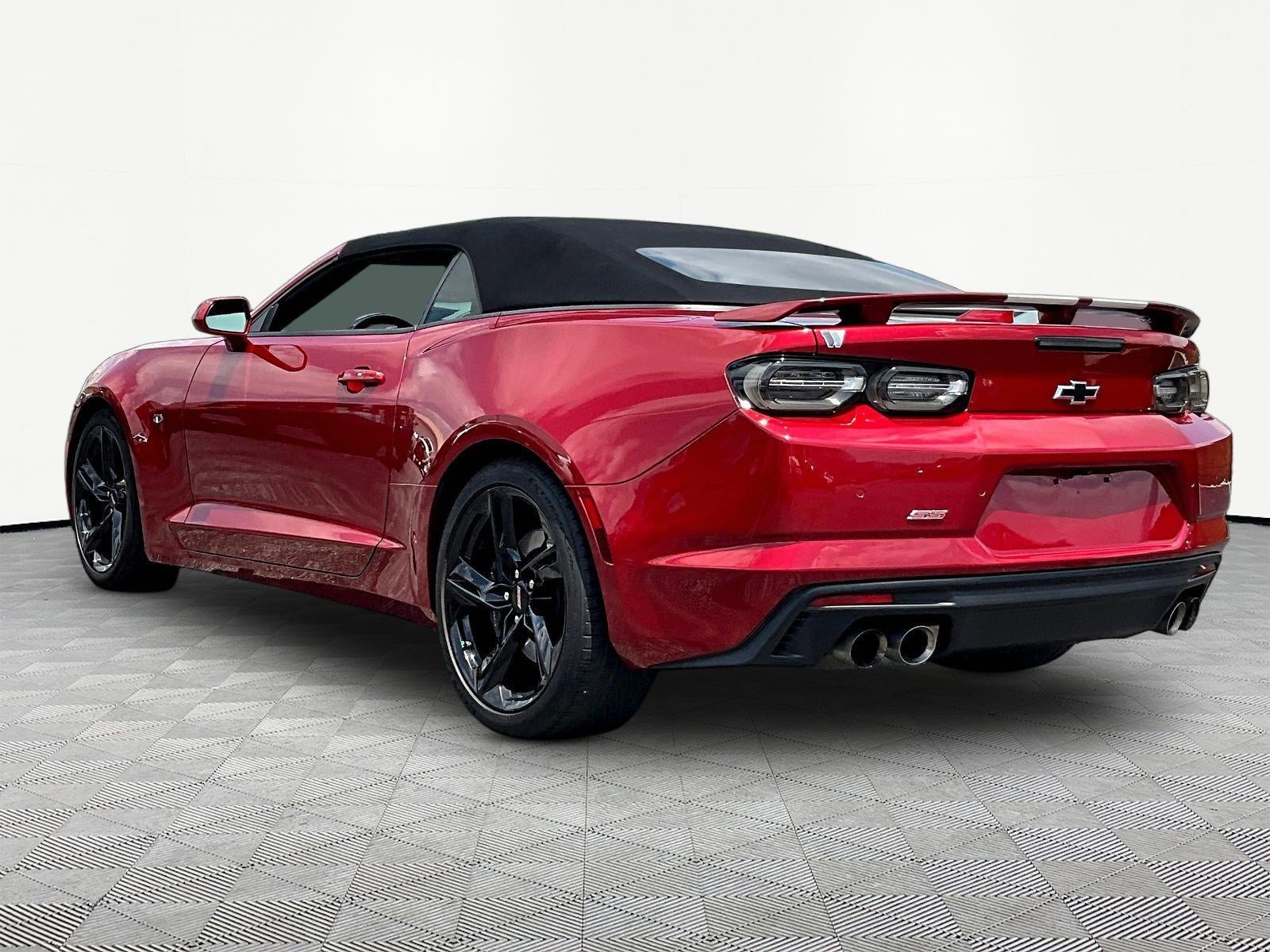 Used 2019 Chevrolet Camaro SS RWD image 4