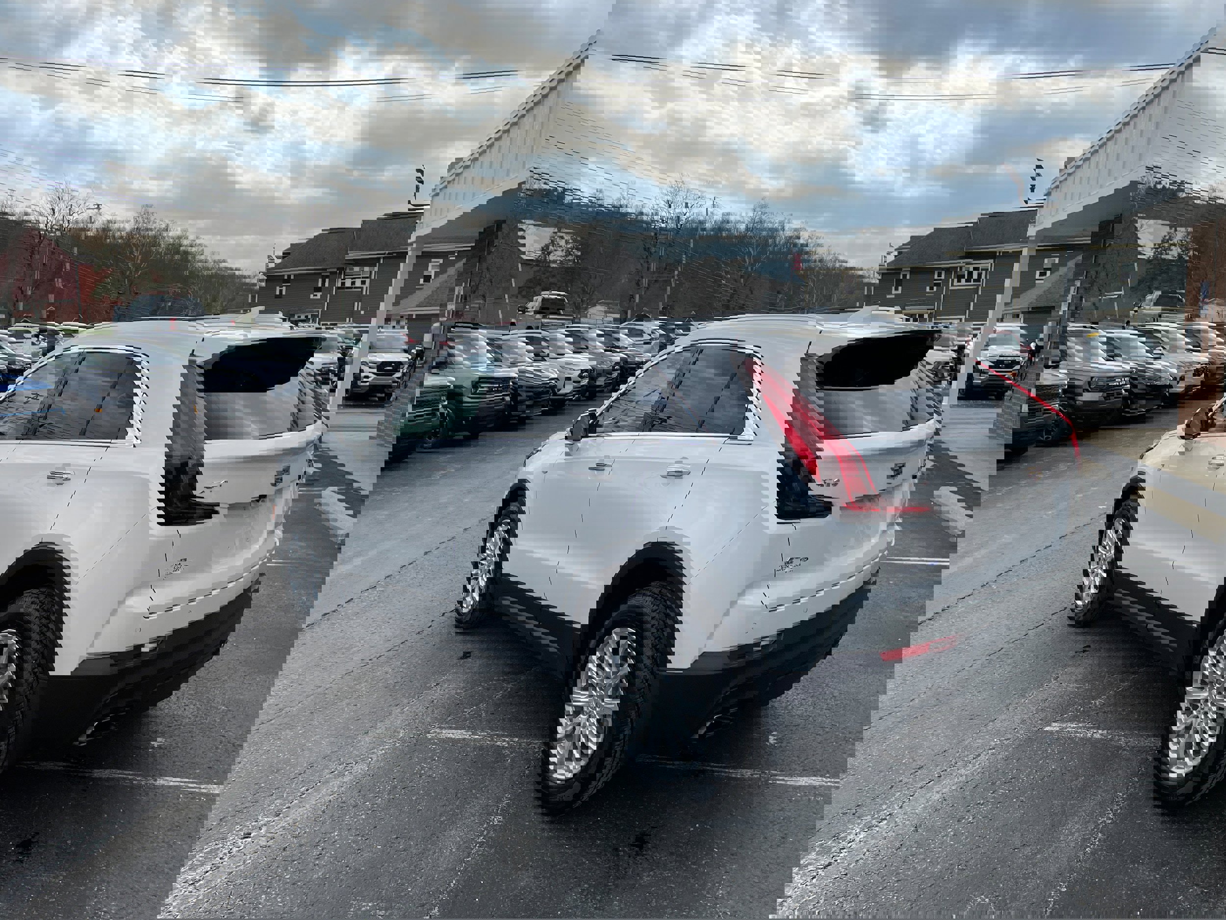 Used 2022 Cadillac XT4 Luxury w/ Cold Weather Package image 7