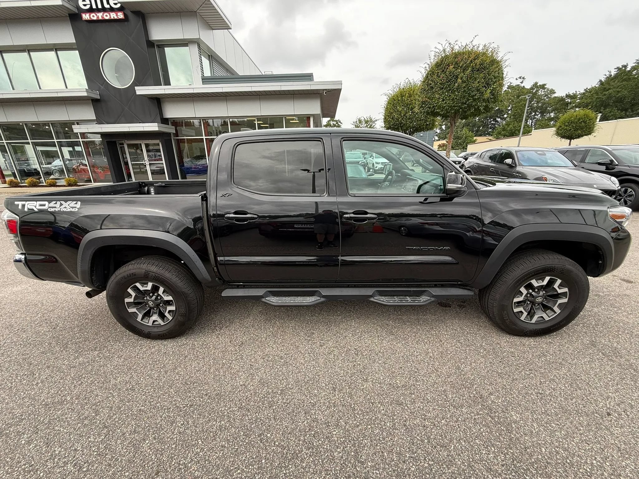 Used 2021 Toyota Tacoma TRD Off-Road AWD/4WD image 8