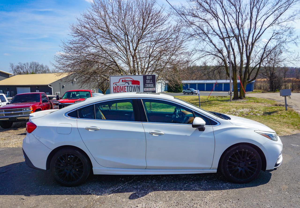 Used 2017 Chevrolet Cruze Premier FWD image 38