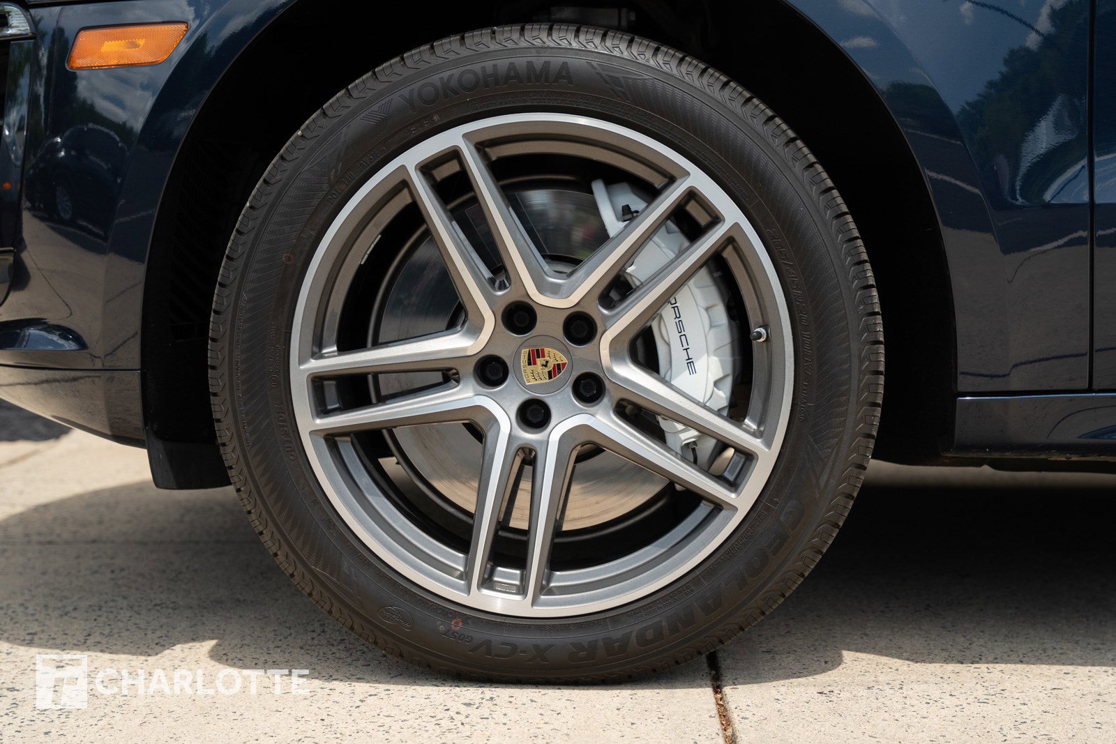 Used 2021 Porsche Macan Turbo AWD/4WD image 10