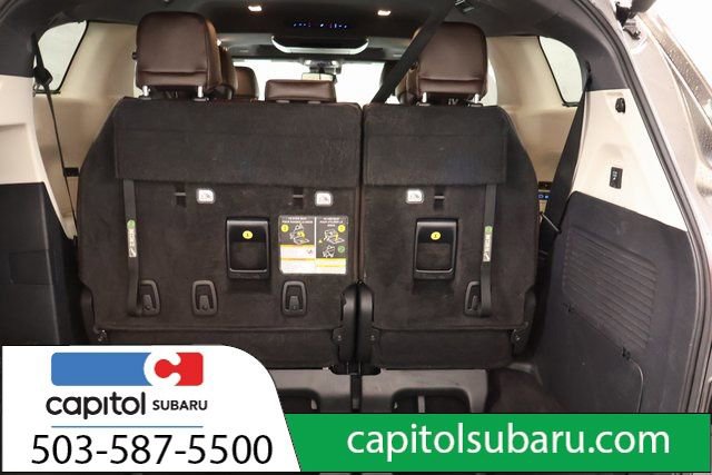 Used 2023 Toyota Sienna Platinum image 29