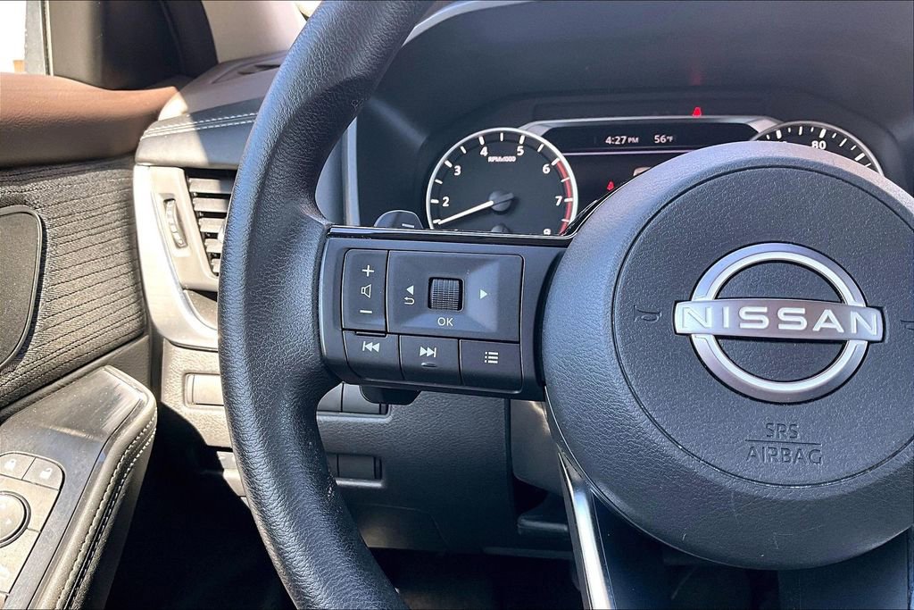 Used 2023 Nissan Rogue SV image 18