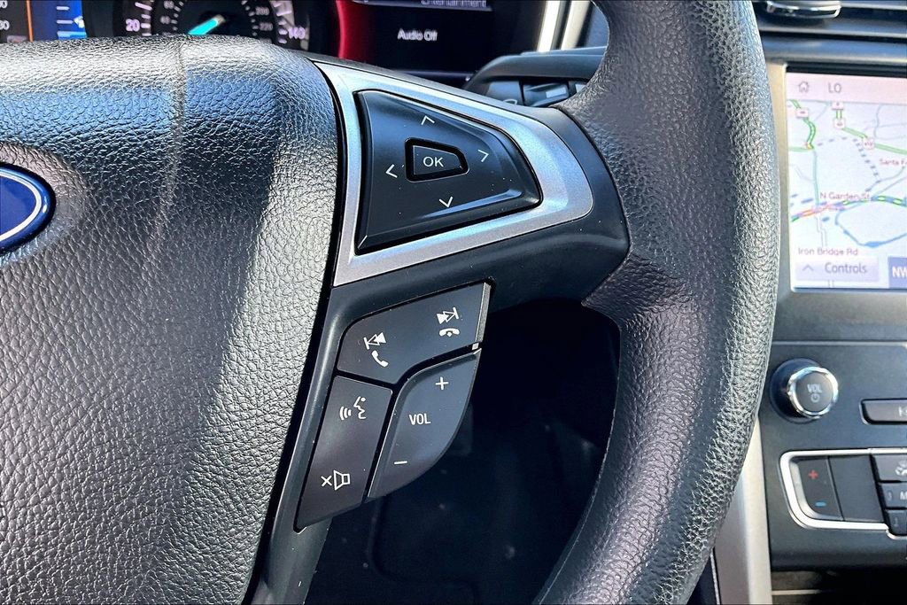 Used 2020 Ford Fusion SE image 11