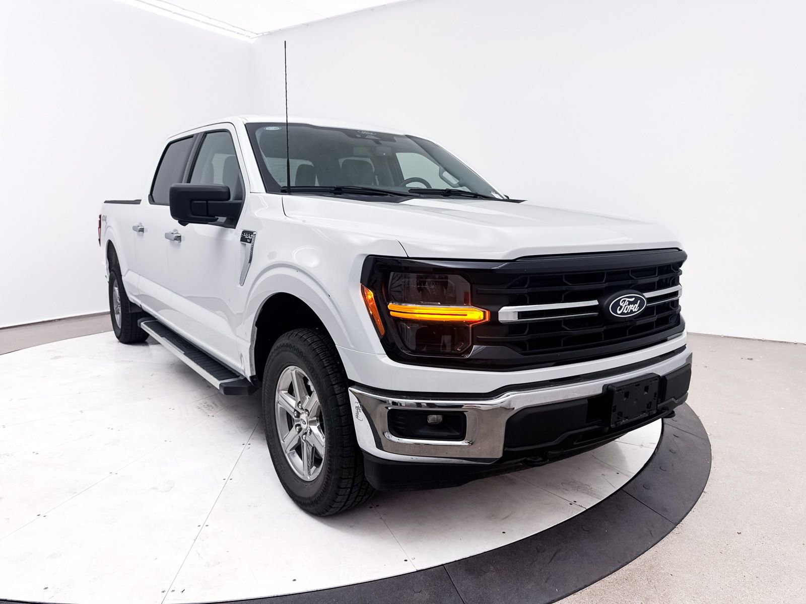 Used 2024 Ford F150 XLT w/ Tow/Haul Package AWD/4WD image 11