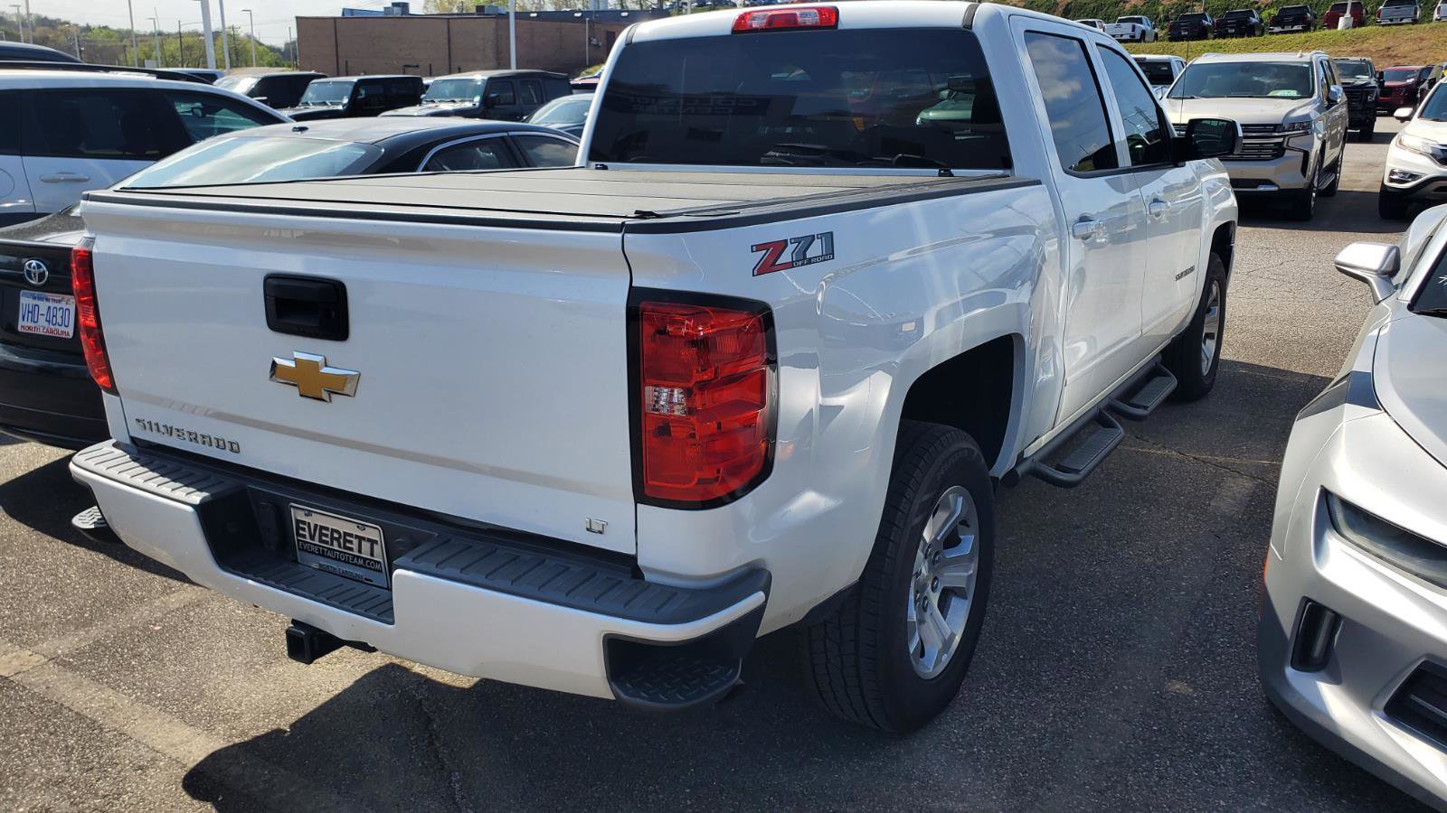 Used 2018 Chevrolet Silverado 1500 LT w/ All Star Edition image 9