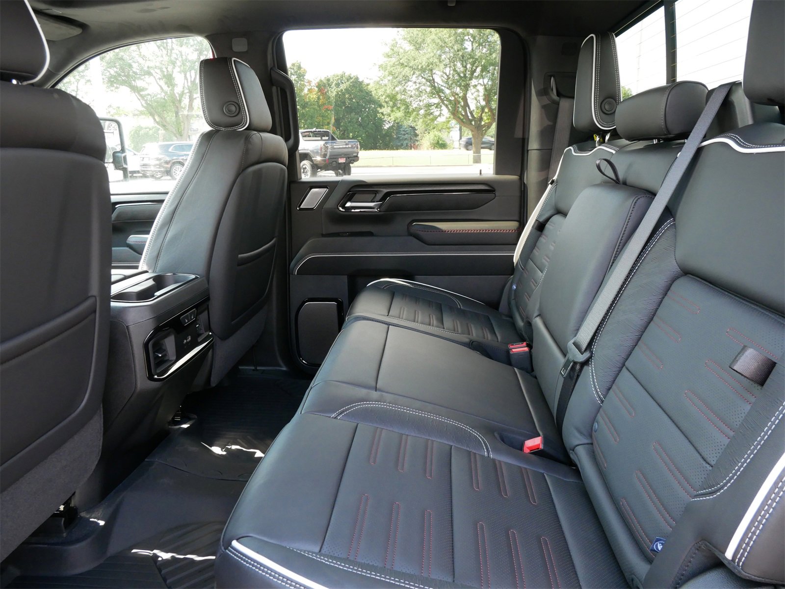 New 2025 GMC Sierra 2500 AT4X w/ AT4X AEV Edition image 6