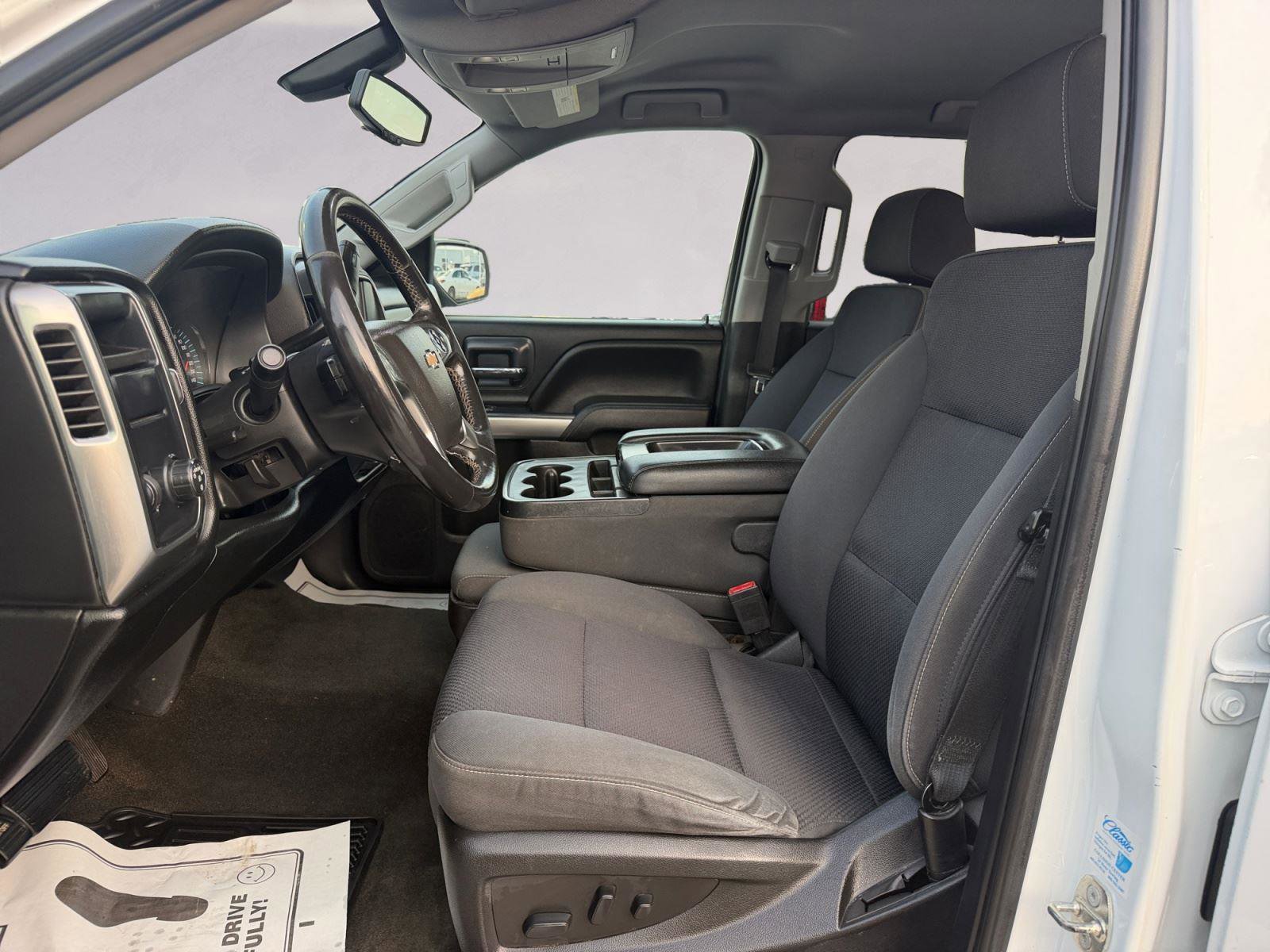 Used 2018 Chevrolet Silverado 1500 LT w/ LT Eassist Package image 9