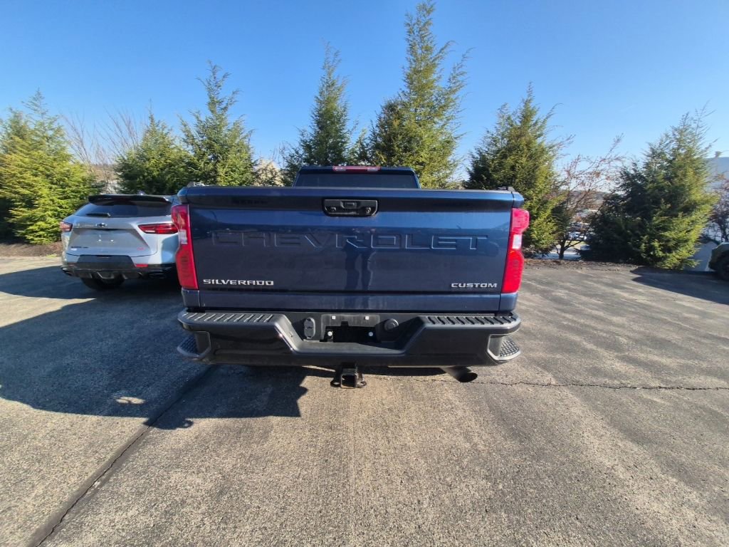 Used 2022 Chevrolet Silverado 2500 Custom w/ Custom Value Package image 6